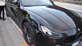 So sieht der Schaden am überholenden Auto aus.