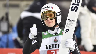 Daumen hoch: Simon Ammann ist mit seinem Tournee-Auftakt zufrieden.