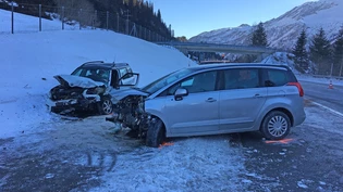 Beide Autos trugen einen Totalschaden davon.