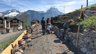 Der Römerweg beim Eingang von Filzbach wird saniert.