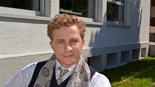 Max Hubacher spielt in der sechsteiligen Serie «Frieden» den Bräutigam der Fabrikantentochter Klara.