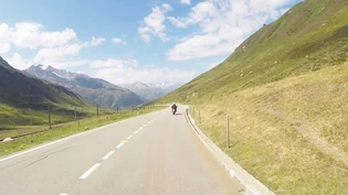 Besonders Passstrassen sind bei Töfffahrern sehr beliebt.