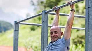 Michael Antoni warnt als Physiotherapeut davor, wie stark Körper und Psyche geschädigt werden können durch Doping.