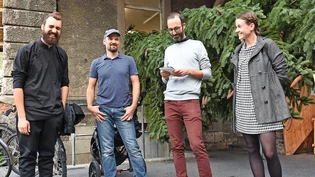 Im Künstlergespräch beantworten Livio Beyeler und Reto Steiner Fragen von Florian Spälty und Johanna Burger (v. links).