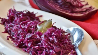 Das Rotkraut zählt zu den Klassikern der herbstlichen Rezepte.