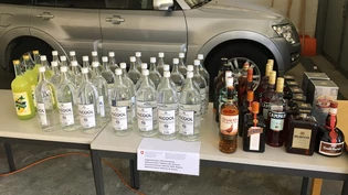 Der geschmuggelte Alkohol war überall im Wohnmobil versteckt.