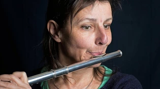 Musikalisches Multitalent: Catherine Fritschi beherrscht mehrere Instrumente – im Konzert braucht sie aber vor allem ihre tiefe Stimme. 