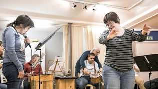 Die Probe ist ein Ereignis: Die Rägäbogä-Band probt einmal in der Woche ihr Repertoire, das je nach Jahreszeit wechselt. 