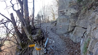 Beim «Schweizerkreuz» treffen die Wege von Netstal und Riedern zusammen. Bild Jakob Kubli