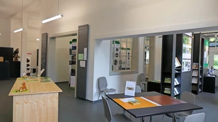 Wieder für Gäste geöffnet: Das Naturzentrum befindet sich neu ganz im Süden des Bahnhofgebäudes in Glarus. Pressebilder