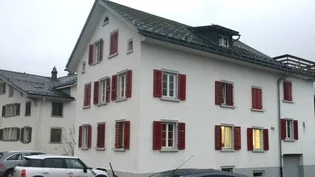 Das Asylzentrum Matt in Linthal muss dringend saniert werden.