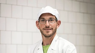 An zwei Tagen ist er sein eigener Chef: Unter dem Namen Fleisch-Ueli metzget Ueli Schuler auf eigene Faust.