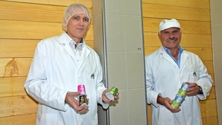 Mit Reto Hiestand (links) übernimmt ein Reichenburger die Geschäftsführung der Geska AG von Hermann Luchsinger.