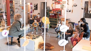 Betreuerinnen mit Masken: «In diesen schwierigen Zeiten leider eine Notwendigkeit», sagt die Expertin.