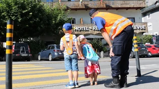«Rad steht, Kind geht» muss auch von den Autofahrerinnen und Autofahrern beachtet werden, um die Sicherheit der Kinder zu gewährleisten.
