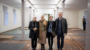 Freude herrscht: Die früheren Besitzerinnen Lydia und Tina Hauser (von links) sowie die heutigen, Esther und Dieter von Ziegler, zeigen sich begeistert von den Gewürzmühle-Plänen.