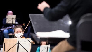 Probe im Churer Titthofsaal: Die Kammerphilharmonie Graubünden bereitet sich auf ihr Neujahrskonzert vor.