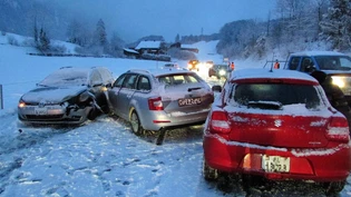An zwei der vier involvierten Fahrzeuge entstand Sachschaden.