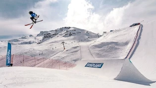 Ziel verpasst: Der Zuozer Freeskier Nicola Bolinger schafft es beim Weltcupfinale auf dem Corvatsch nicht in den Final.