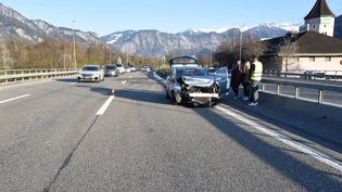 Die Unfallstelle auf der Autobahn bei der Raststätte Heidiland.
