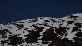 Der Skitourengänger befand sich auf der Abfahrt nach Tschuggen.