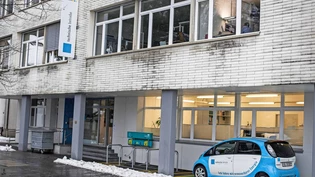 Eiszeit: Im Winter 2020 wird hinter den Fassaden um den Umgang mit dem freigestellten Chef gerungen.