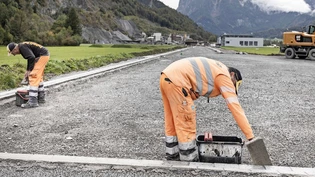Vorleistung der Gemeinde: Rund sechs Millionen Franken kostet die Feinerschliessung des Baulandes am Flugplatz Mollis.
