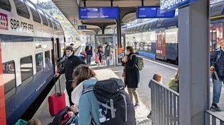 Wegen Bauarbeiten: Pendler müssen am Bahnhof Ziegelbrücke während zweier Wochen mit längeren Wartezeiten rechnen.