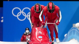 Michael Vogt (vorne) und sein Anschieber Sandro Michel im Eiskanal von Yanqing