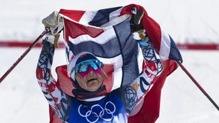Norwegens Flagge ist bei den Winterspielen überall. Ein letztes Mal am Sonntag beim Sieg der Langläuferin Theres Johaug.
