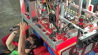 Pit-Stop: Der Roboter «Helios» wird in Istanbul zwischen den Wettkämpfen ausgebessert. 