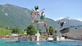 Er bleibt: Bei einer Renovierung der Badi Glarus soll der Sprungturm nur ersetzt und nicht abgebaut werden