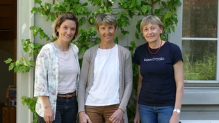 Für Verbesserungen im Kanton Glarus: Kinderärztin Kristina Schiesser (Mitte) setzt sich für Glarner Familien mit autistischen Kindern ein. Rechts neben ihr Ergotherapeutin Dorothea Jakober und links Rahel Bernhard vom Vorstand Mütter- Väterberatung Glarus