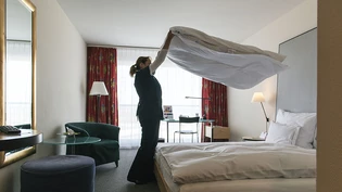 Die Schweizer Hotels konnten im Mai erneut mehr Gäste empfangen als noch im Jahr davor. Die Zahl der Logiernächte stieg um rund 38 Prozent. Damit kann sich die Hotellerie weiter von der Coronakrise erholen.(Archivbild)