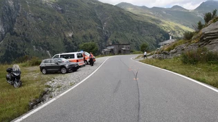 Zu Fall gekommen: Der Töfffahrer verlor in einer Kurvenkombination die Kontrolle über sein Fahrzeug.