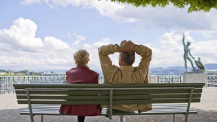 Das Rentenalter von Frauen soll nach Ansicht einer deutlichen Mehrheit der Männer erhöht werden. Aber lediglich eine kleine Minderheit der Frauen spricht sich dafür aus. Das hat eine erste Abstimmungsumfrage von Tamedia und "20 Minuten"  zur Eidg…
