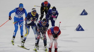 Im Pulk herrscht immer Sturzgefahr. In dieser Szene mindert Nadine Fähndrich als Führende dieses Risiko. (Archivaufnahme)