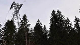 Von Arbeitsplattform gerissen: Ein 17-jähriger Lehrling wird von fahrender Bergbahn erfasst und stürzt über 40 Meter in den Tod.