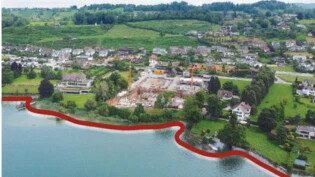 Uferweg statt Seezugang: Der im Richtplan eingetragene Seeuferweg (rot) vor Roger Federers Villa müsste gemäss Gutachten vom Kanton gebaut werden.