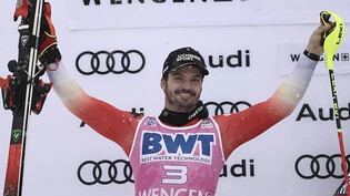 Loïc Meillard freut sich über den 2. Platz im Slalom von Wengen