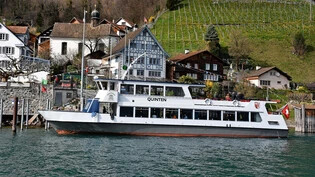 Das renovierte Motorschiff Quinten am Steg des gleichnamigen Dorfes: Ab Karfreitag fährt das Schiff wieder kursmässig zwischen Walenstadt und Weesen, ab dem 22. Mai täglich.