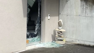 Einbruch in Malans: Einem Mann wird vorgeworfen, sich gewaltsam Zugang zu einem Haus verschafft und daraus Wertsachen entwendet zu haben. 