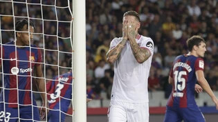 Sevillas Sergio Ramos ist im Spiel gegen Barcelona für den einzigen Treffer des Abends verantwortlich - er trifft ins eigene Tor