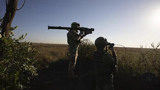 Soldaten im Einsatz an der Front im Osten der Ukraine. Foto: Alex Babenko/AP/dpa
