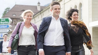 Die beiden neu gewählten Bündner Natioanlräte Sandra Locher (links) und Jon Pult nach den National- und Ständeratswahlen 2019 in Chur. 