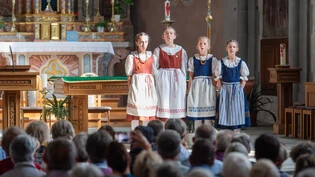 Die Premiere: Das Jodelquartett Randulina mit Jana Clopath, Nina Bühler, Eliza Schneider und Braida Bühler jodelt in der Kirche.