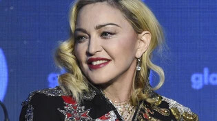 US-Popikone Madonna hat am Samstag unter dem Jubel Tausender Konzertbesucherinnen und -besucher in London den Auftakt für ihre Welt-Tournee gegeben. Mit ihrer "Celebration Tour" blickt die 65-Jährige in einer opulenten Bühnenshow auf ihre 40-jährige…