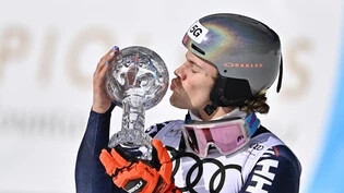 Vergangenen März in Andorra  küsst Lucas Braathen die Kleine Kristallkugel