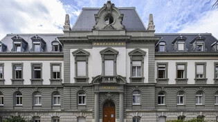 Das Regionalgericht Berner Jura-Seeland hat einen Mann zu einer Freiheitsstrafe von 20 Jahren verurteilt. (Archivbild)