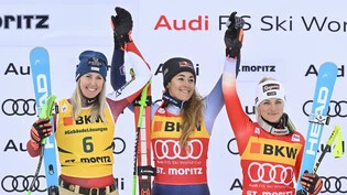Siegestrio: Siegerin Sofia Goggia wird von der zweitplatzierten Cornelia Hütter (links) und Lara Gut-Behrami umrahmt.